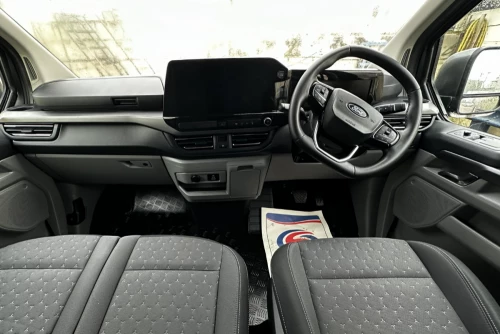 9 Seater People Carrier