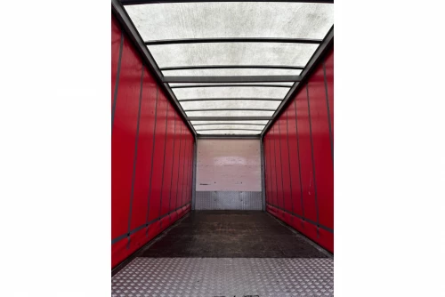 7.5T Curtainside W/TailLift